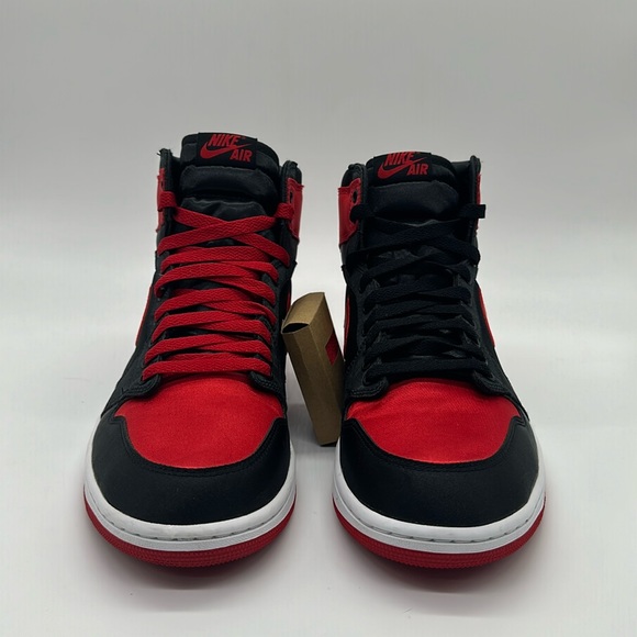USED Nike Women’s Air Jordan 1 Retro High OG Satin Bred FD4810-061 No Box - Picture 3 of 7
